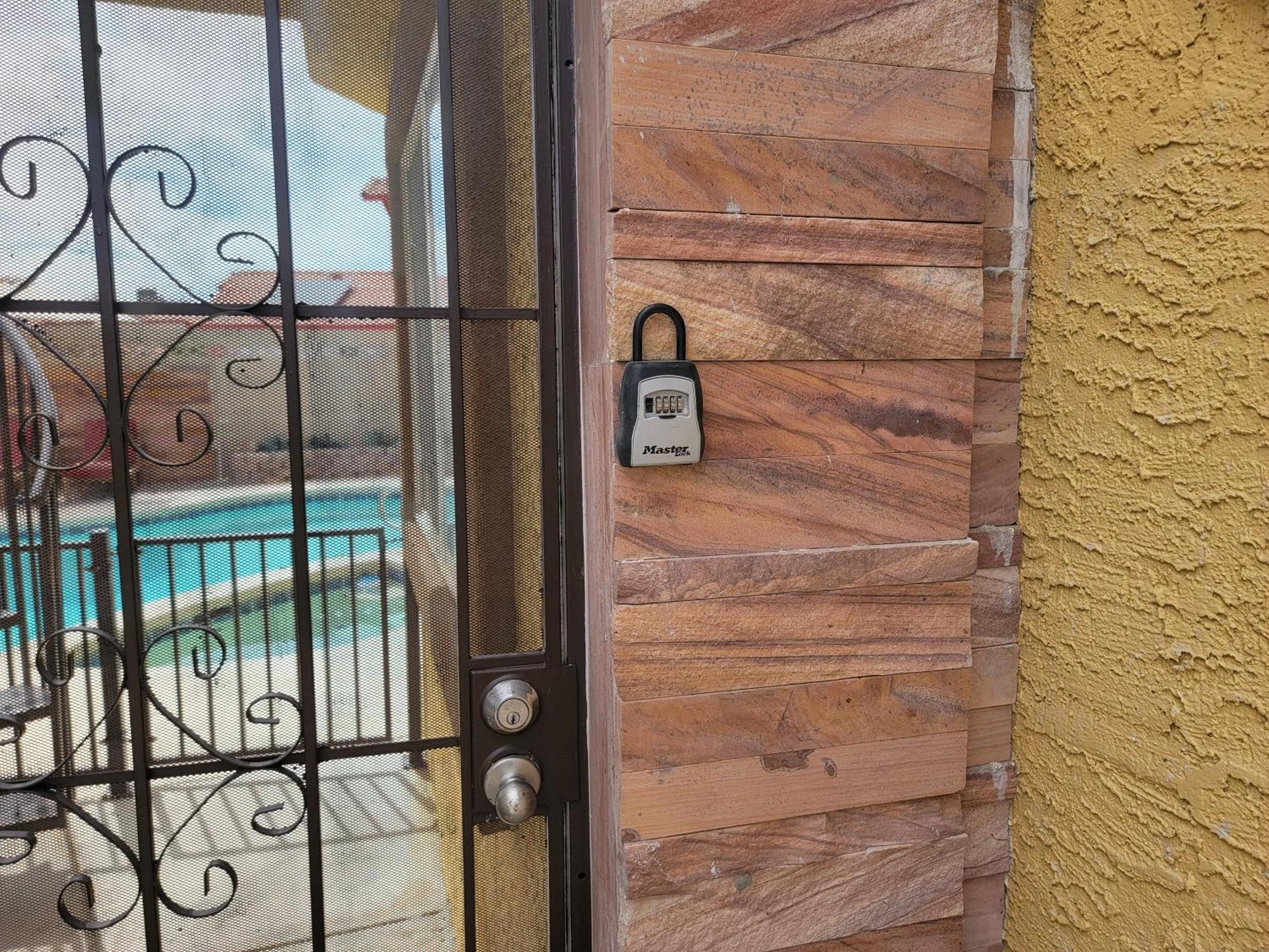 Villa Juan Guest House Private Las Vegas Exterior photo